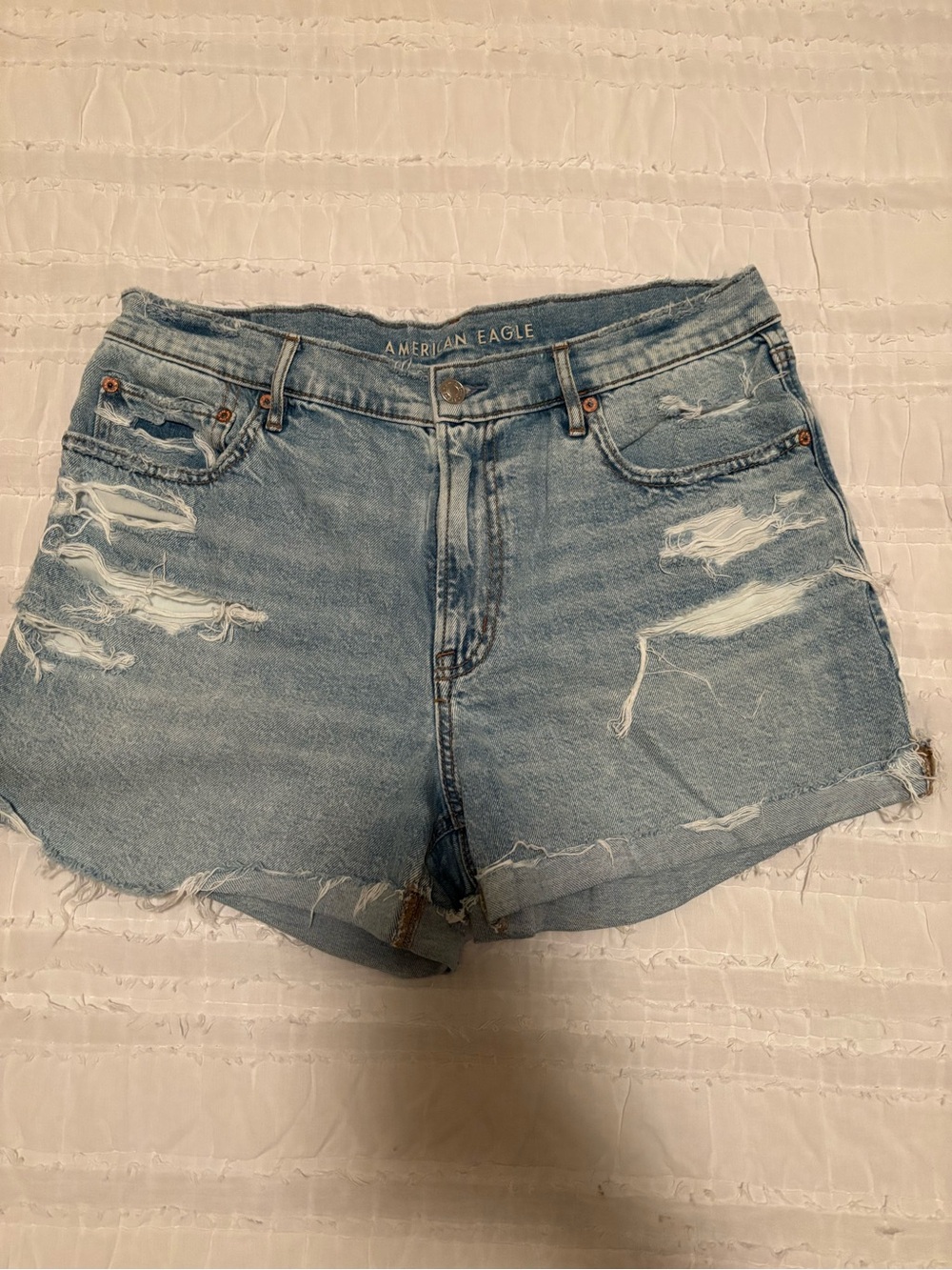 AE Strigid Super high-waisted relaxed denim short
